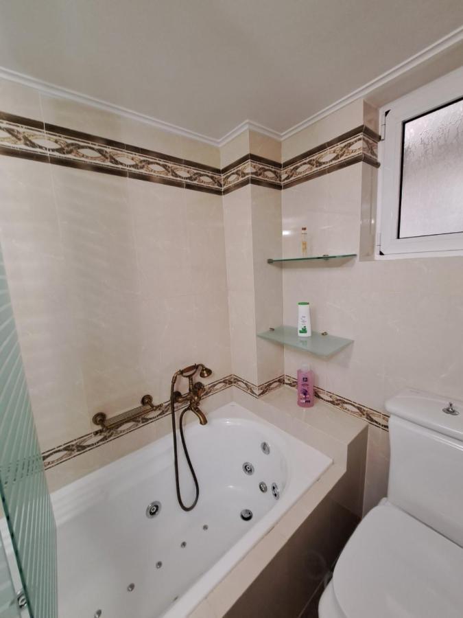 Seaview Flora'S Luxury Apartment-300Meters From The Beach Rethymno Exteriör bild